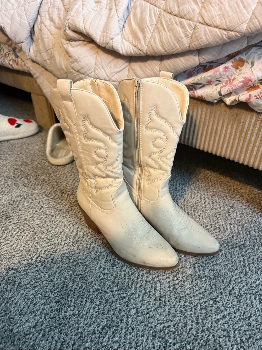 Women's Cream Western Cowboy Boots - Classic Mid-Calf Style